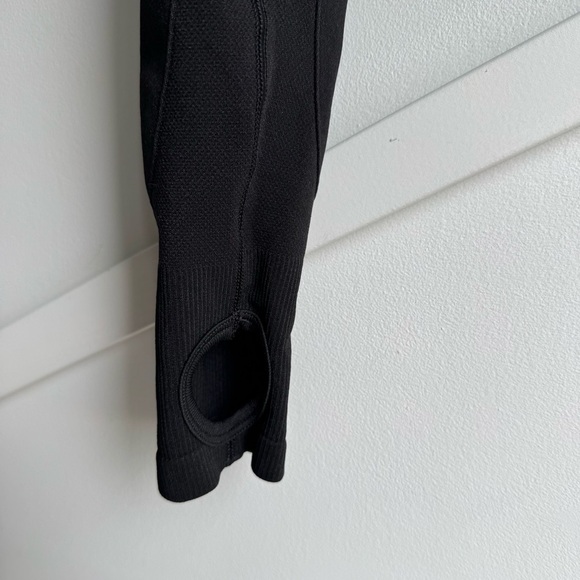 Gym Shark Flex Sports Long Sleeve Crop Top Black/Charcoal
Women's size M - Picture 10 of 11